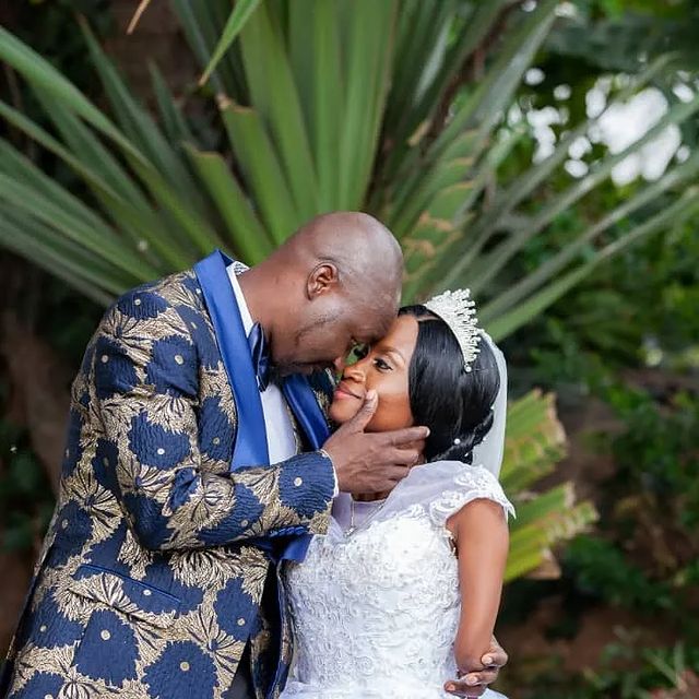 This is beautiful: lady without arms and legs finds love, as beautiful wedding photos of the couple surfaces online